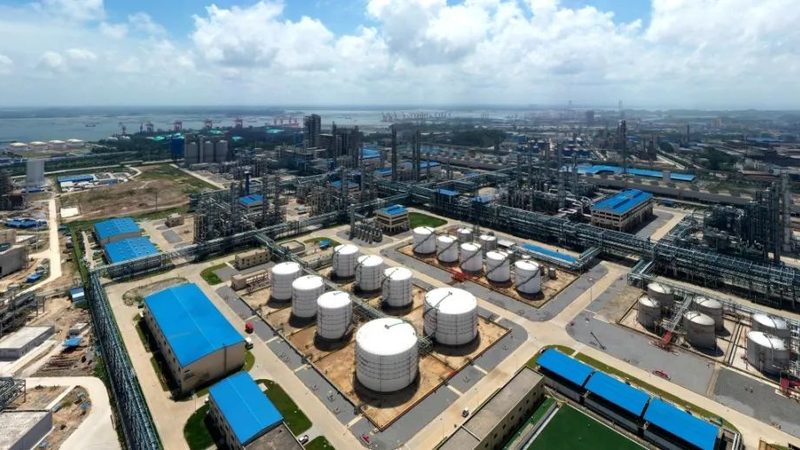 汽车胶粘剂加盟代理：揭秘加盟条件与市场趋势