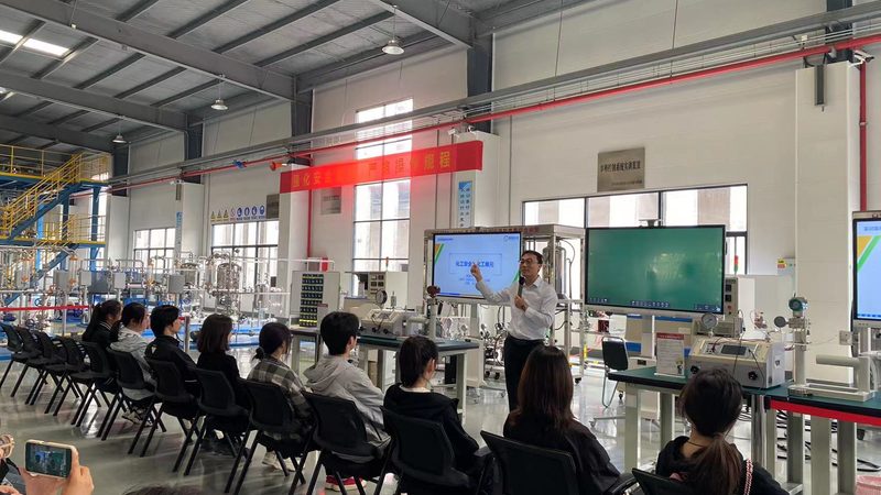 阻燃工程塑料PC/ABS型号：揭秘其性能与选型逻辑**